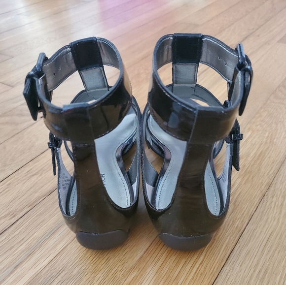 New in Box Kenneth Cole Reaction brown sandals - Picture 3 of 9